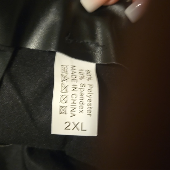 NWOT Faux Leather Pleated Skirt - Picture 5 of 6